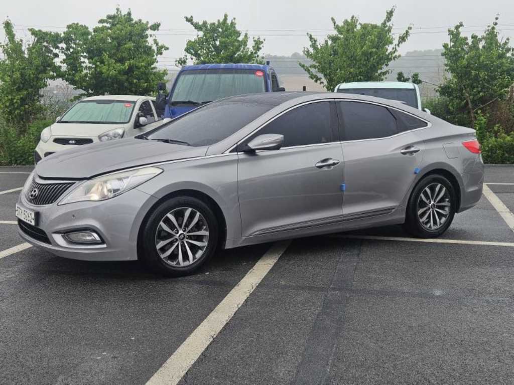 HYUNDAI Grandeur - Vista 2