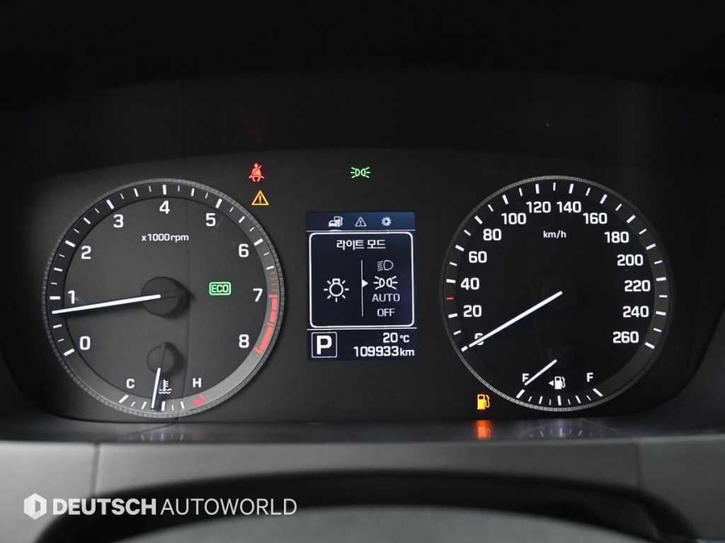 HYUNDAI Sonata - Vista 8