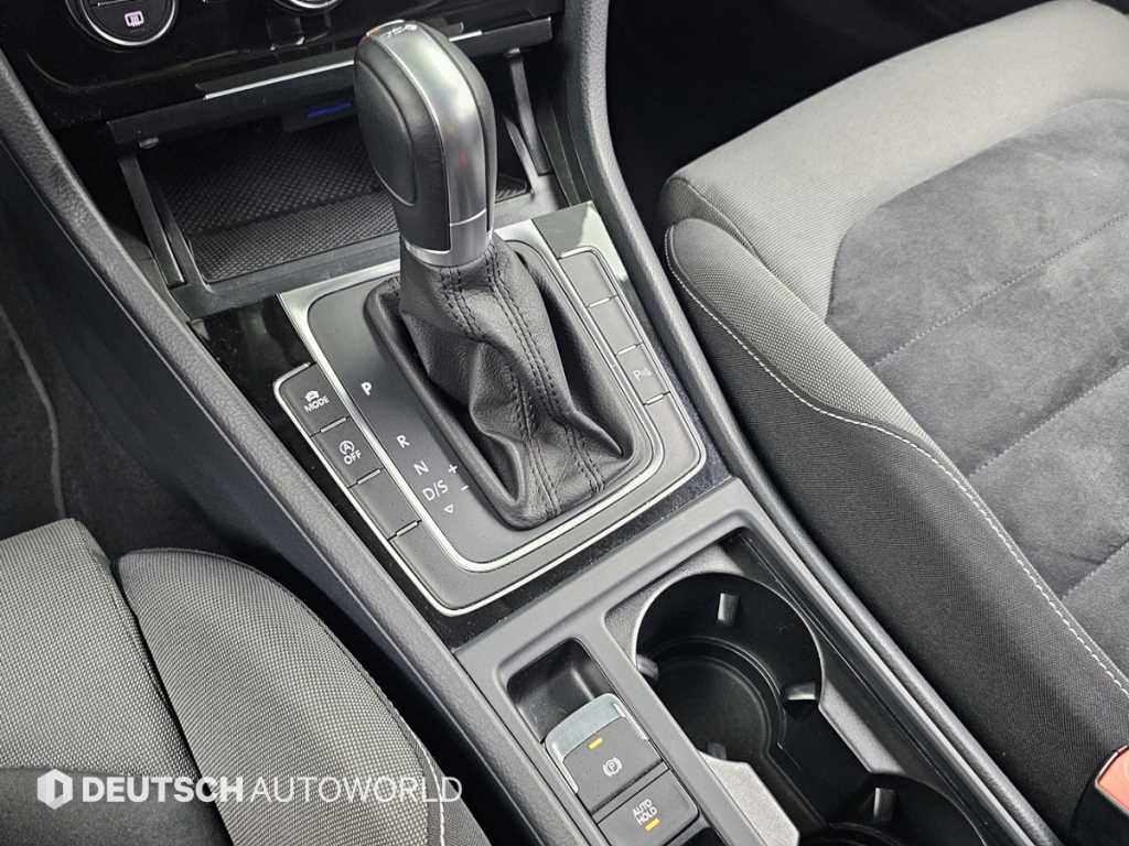 Volkswagen Golf - Vista 9