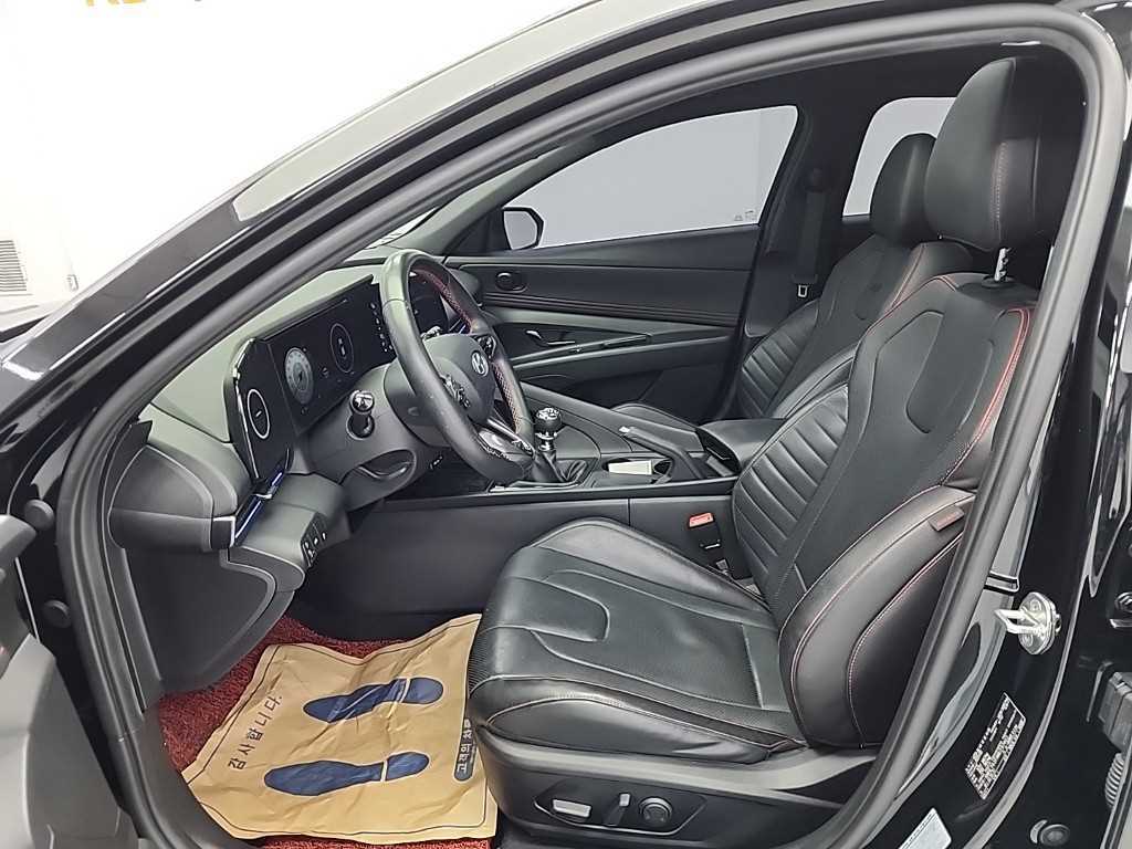 HYUNDAI Avante - Vista 11