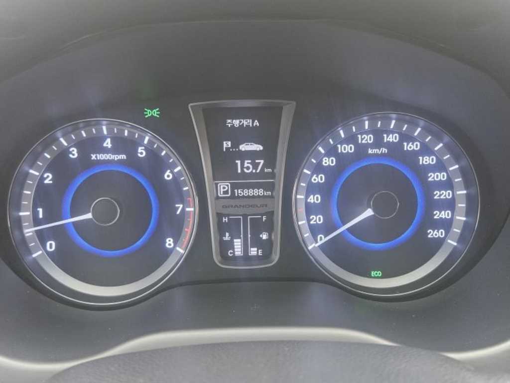 HYUNDAI Grandeur - Vista 7