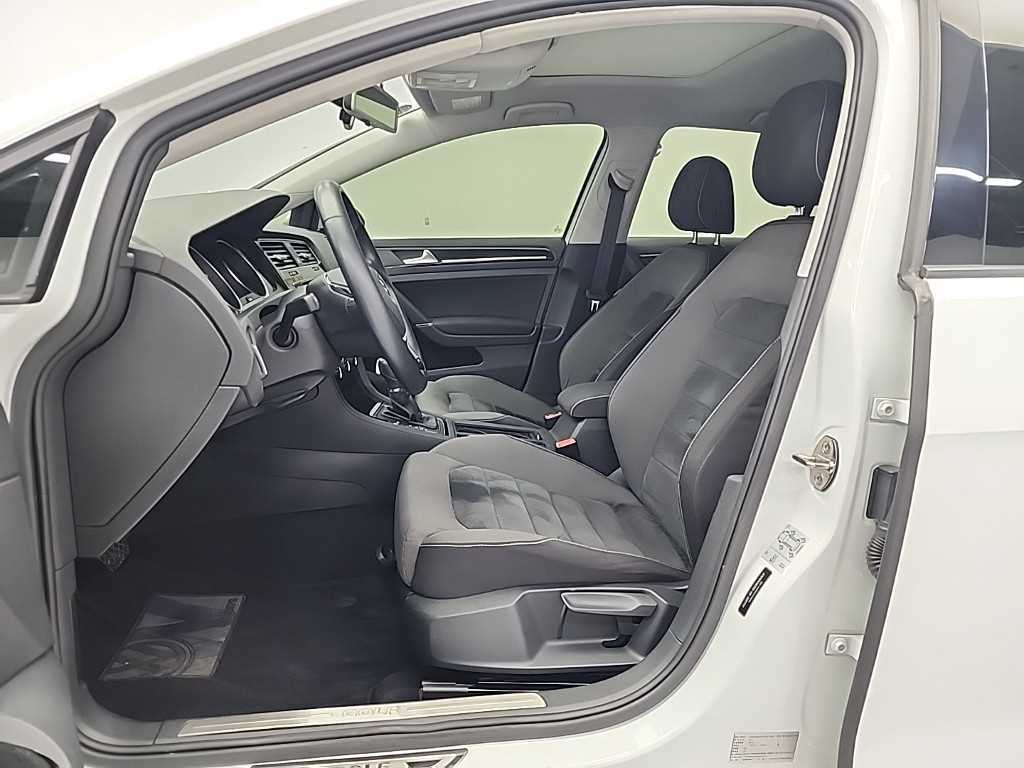 Volkswagen Golf - Vista 11