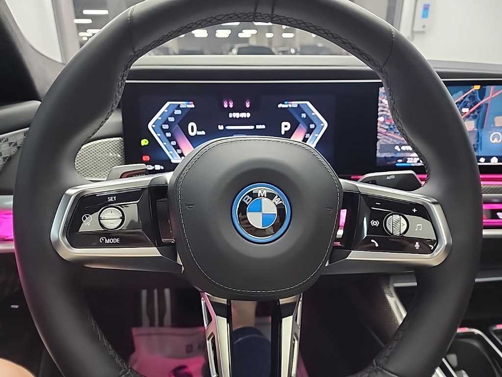 BMW i7 - Vista 9