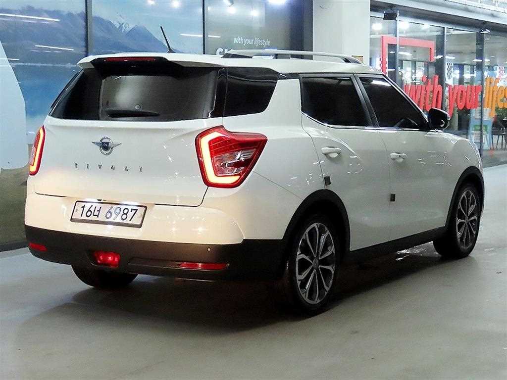Ssangyong Tivoli - Vista 4