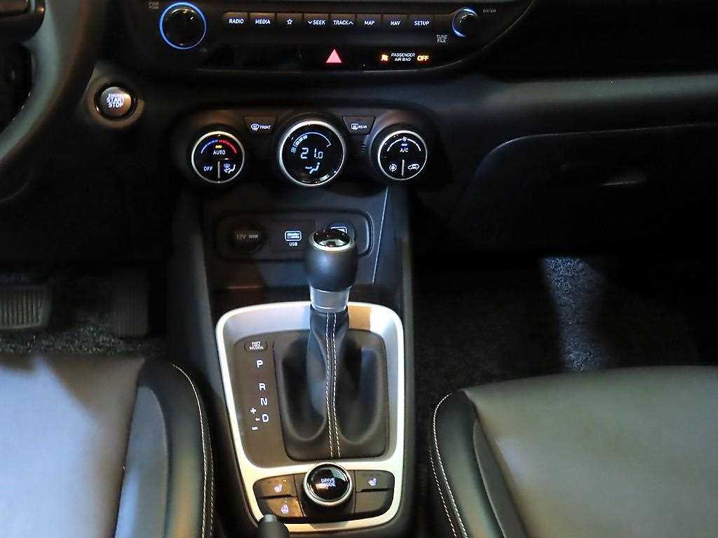 HYUNDAI Venue - Vista 12
