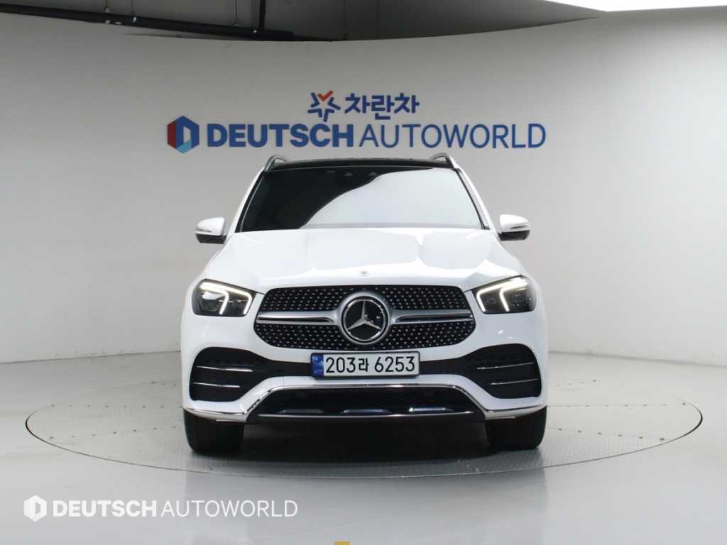 Mercedes Benz GLE Class - Vista 3