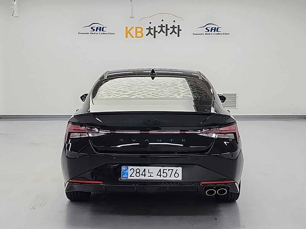 HYUNDAI Avante - Vista 3