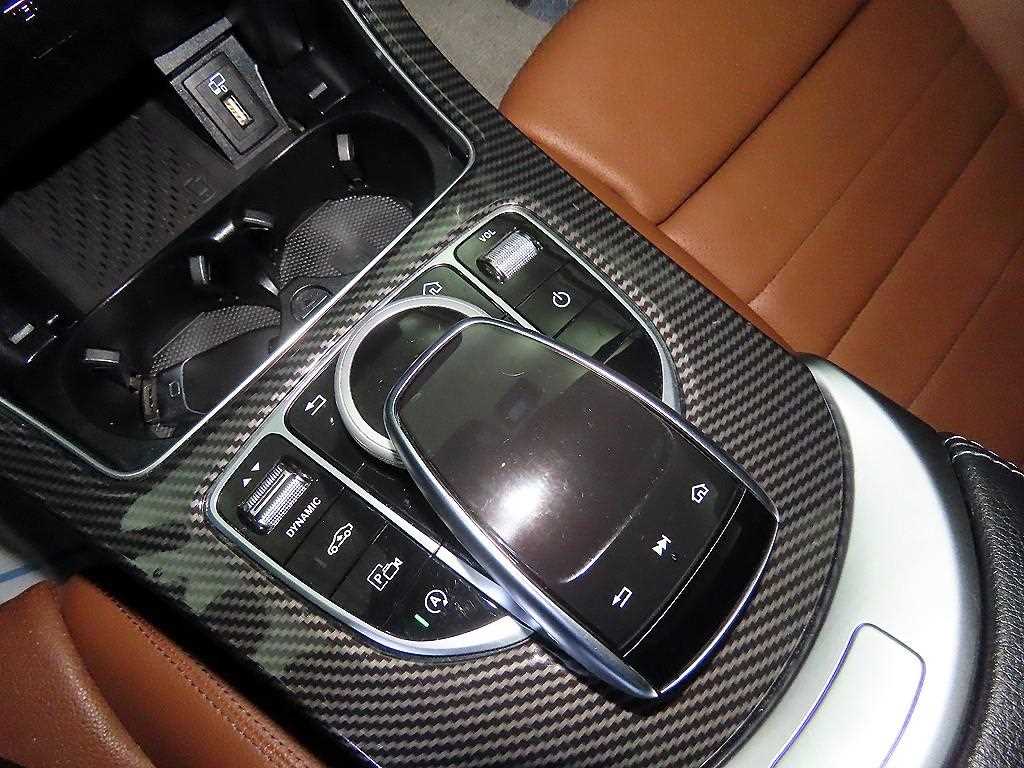 Mercedes Benz C Class - Vista 11