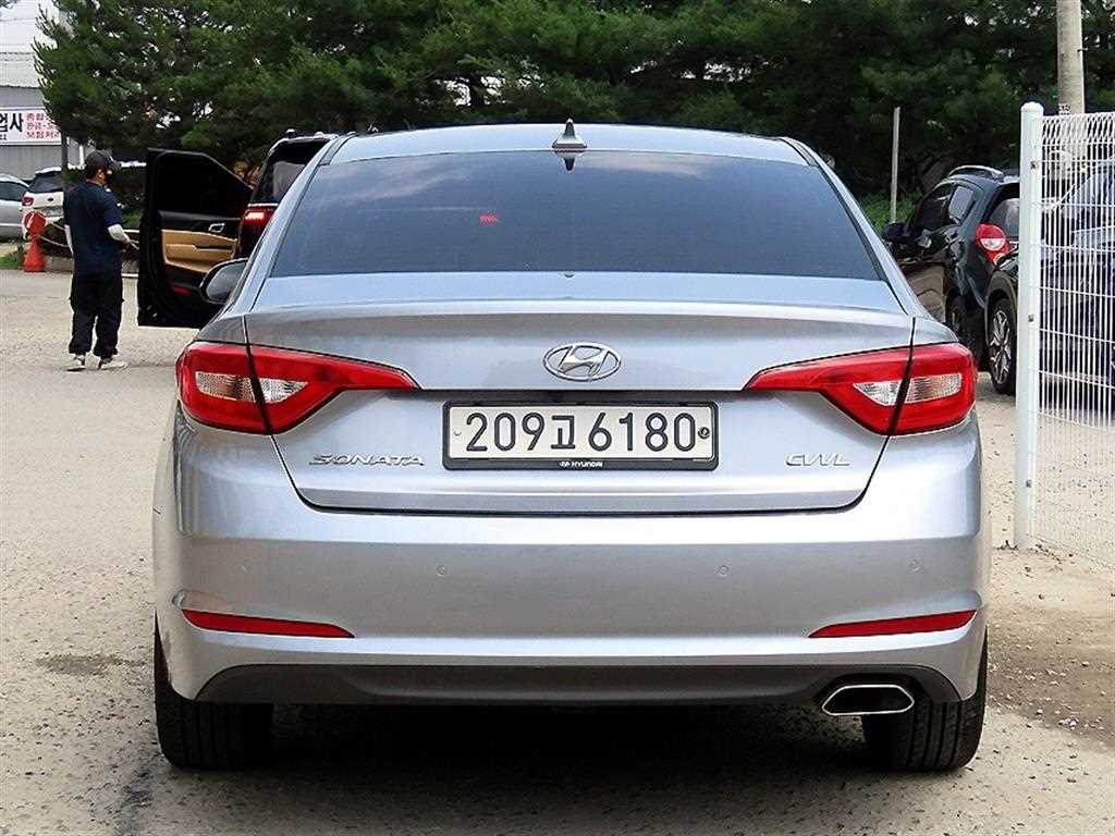 HYUNDAI Sonata - Vista 4
