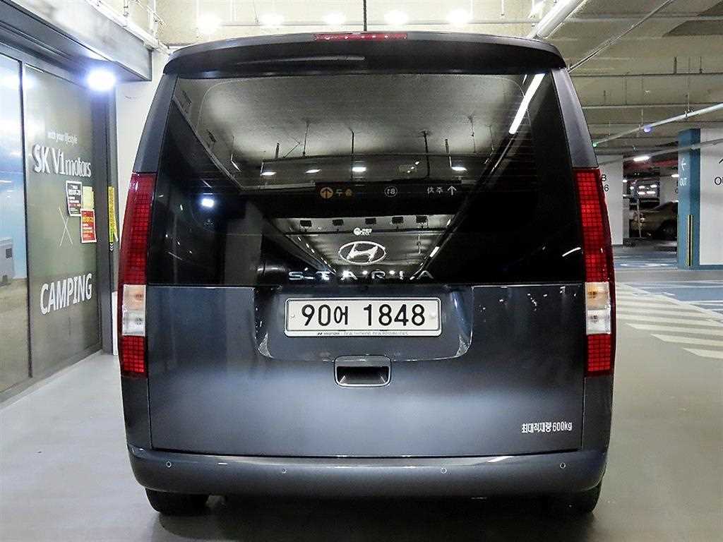 HYUNDAI Staria - Vista 5