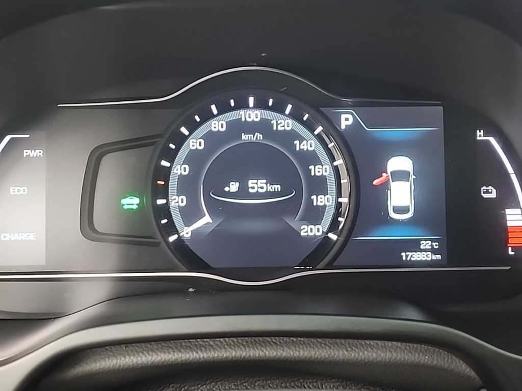 HYUNDAI Ioniq - Vista 7