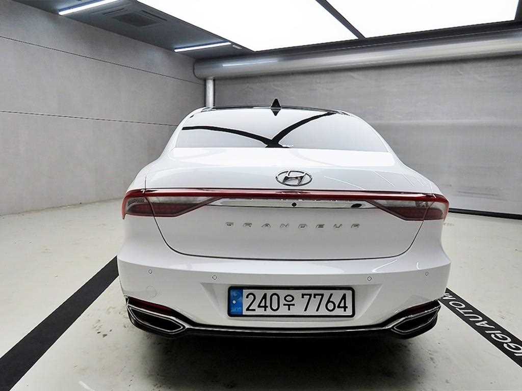 HYUNDAI Grandeur - Vista 3