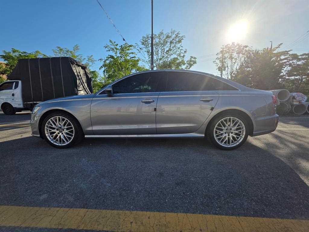 Audi A6 - Vista 6