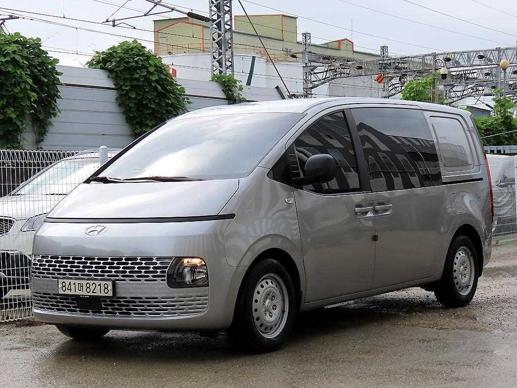 HYUNDAI Staria - Vista 2