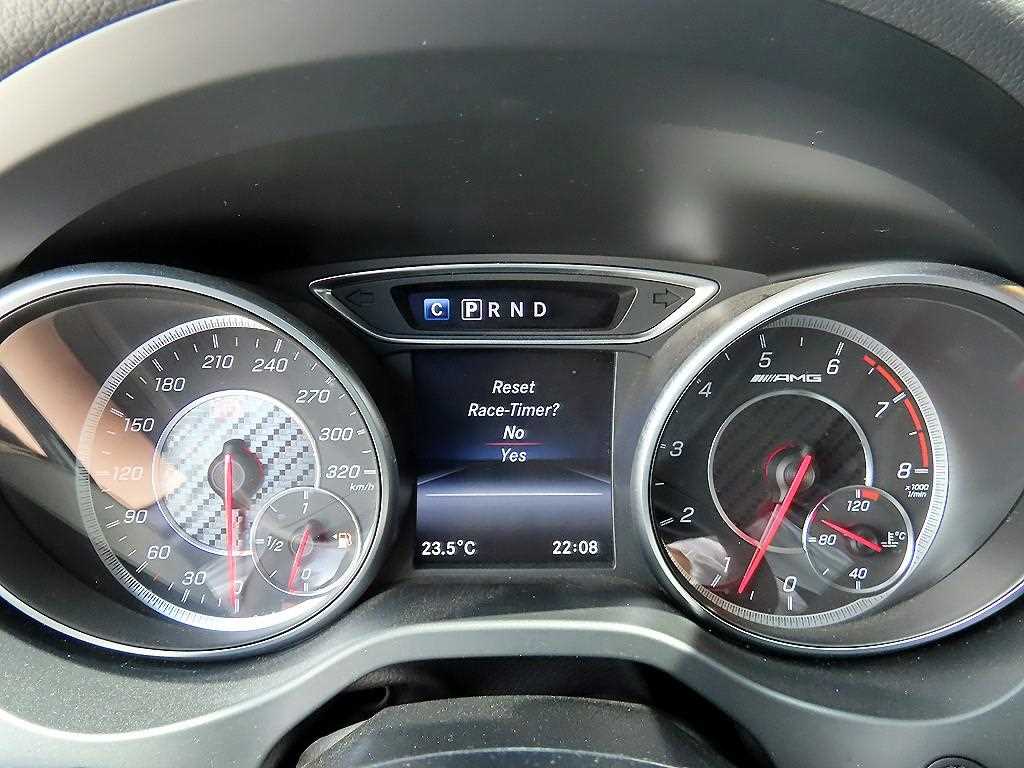 Mercedes Benz GLA Class - Vista 9