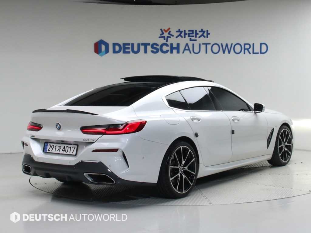 BMW 8 Series - Vista 2