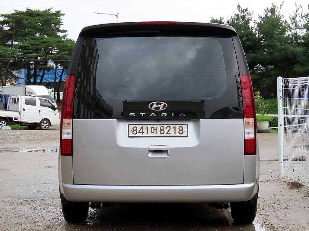 HYUNDAI Staria - Vista 4