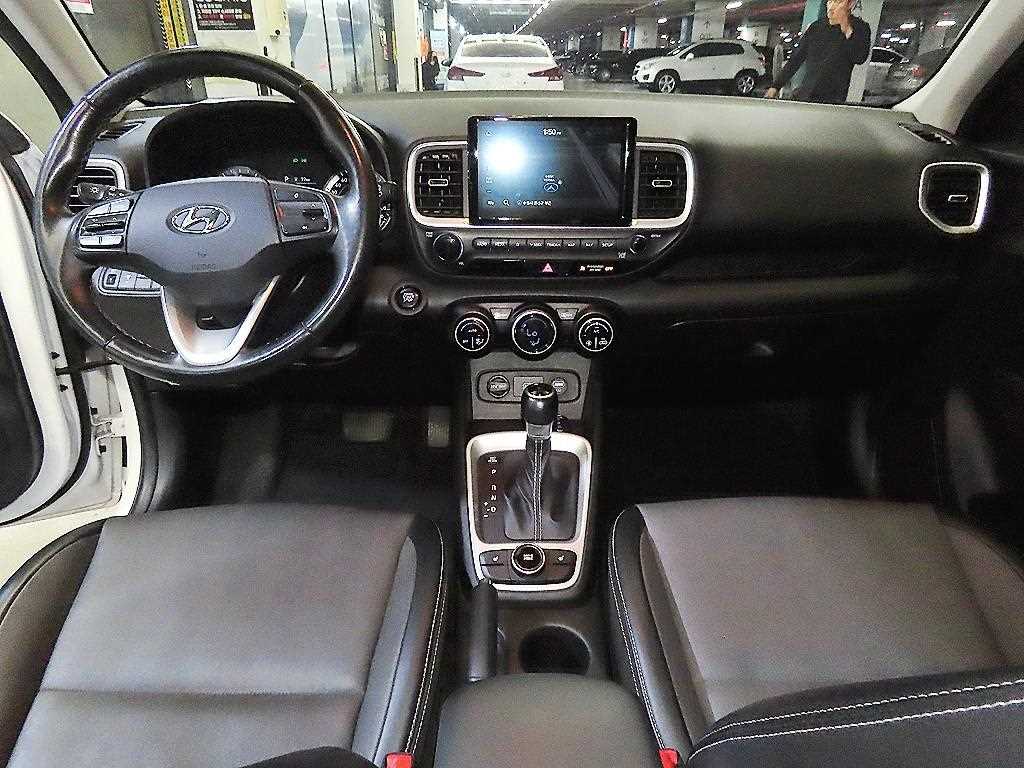 HYUNDAI Venue - Vista 10