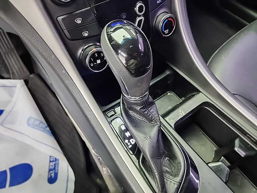 HYUNDAI Sonata - Vista 8