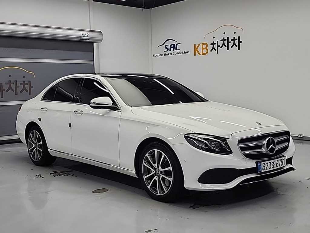 Mercedes Benz E class - Vista 4