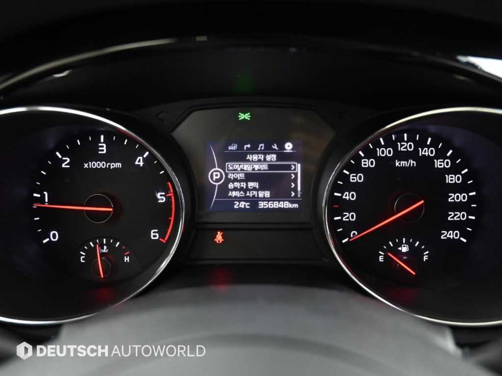 KIA Carnival - Vista 8