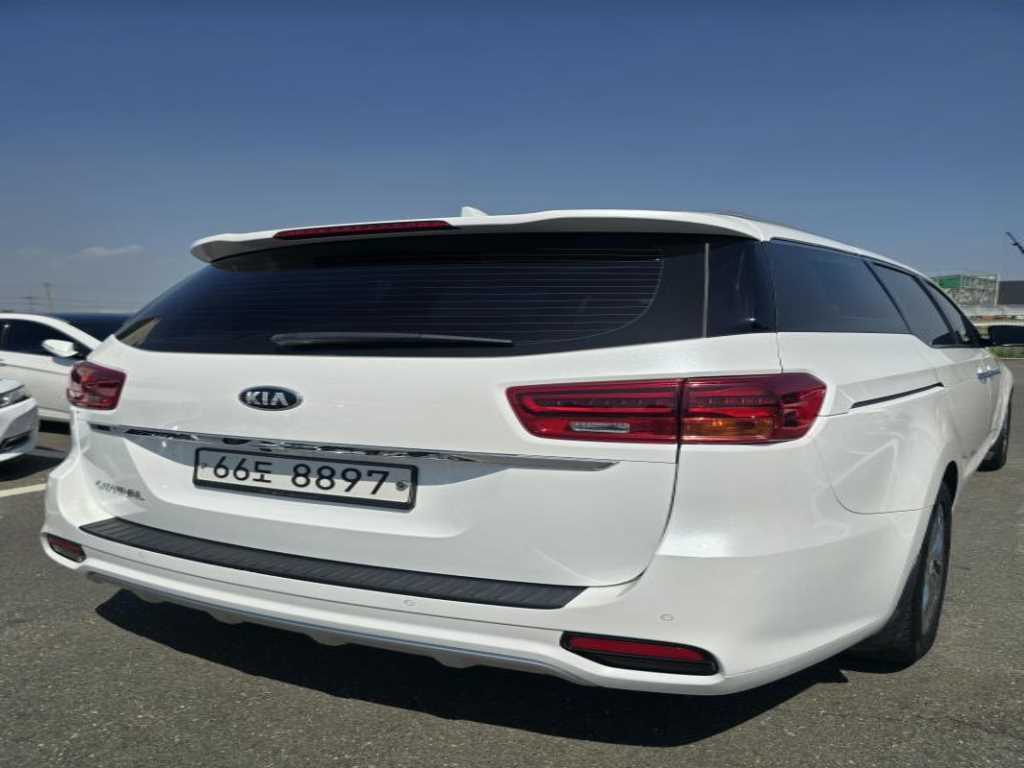 KIA Carnival - Vista 4
