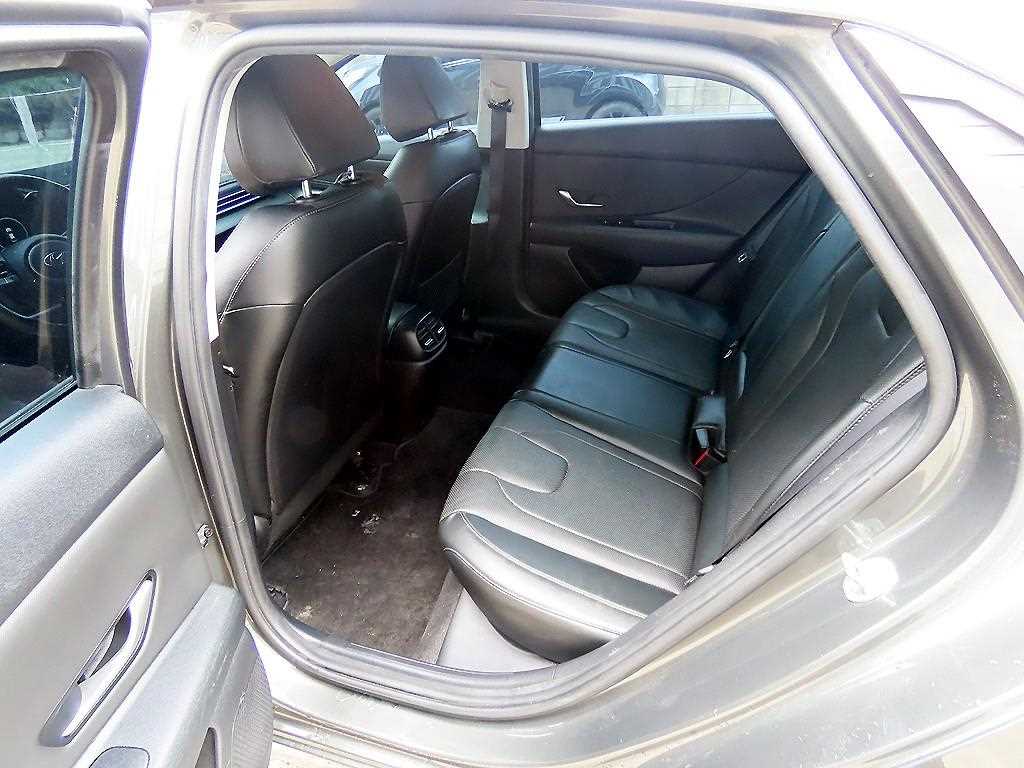 HYUNDAI Avante - Vista 6