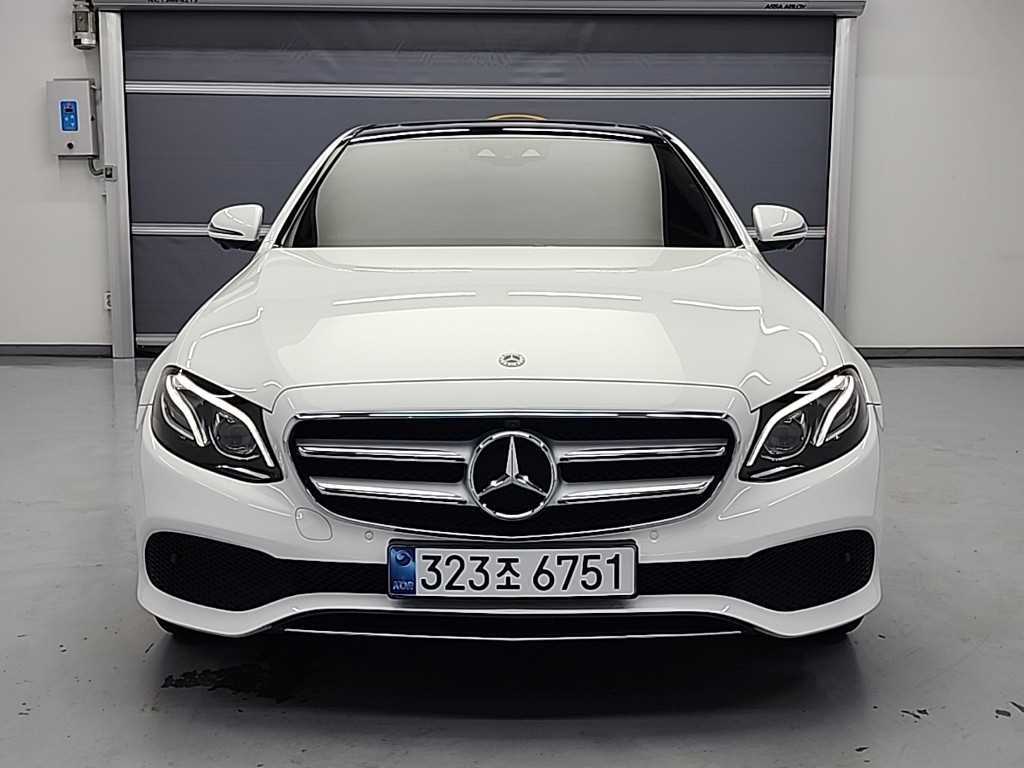 Mercedes Benz E class - Vista 2