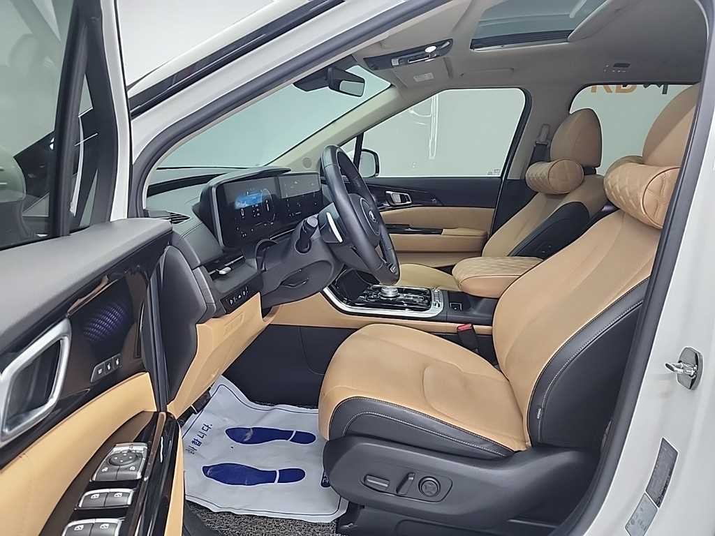 KIA Carnival - Vista 11