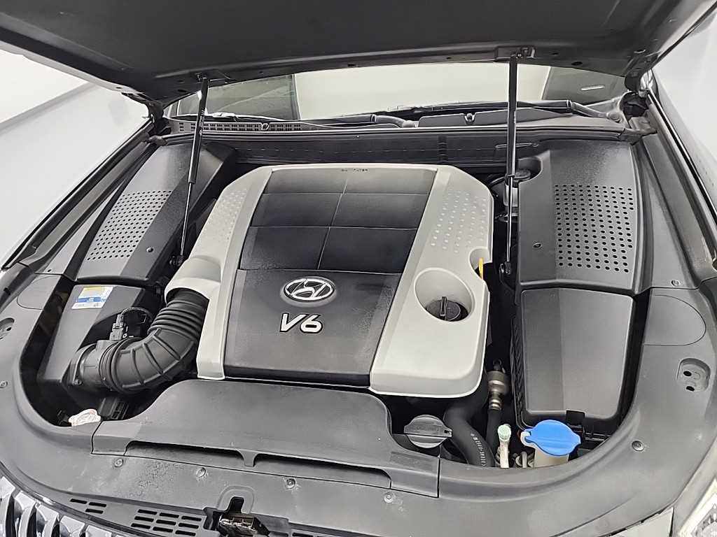 HYUNDAI Equus - Vista 5