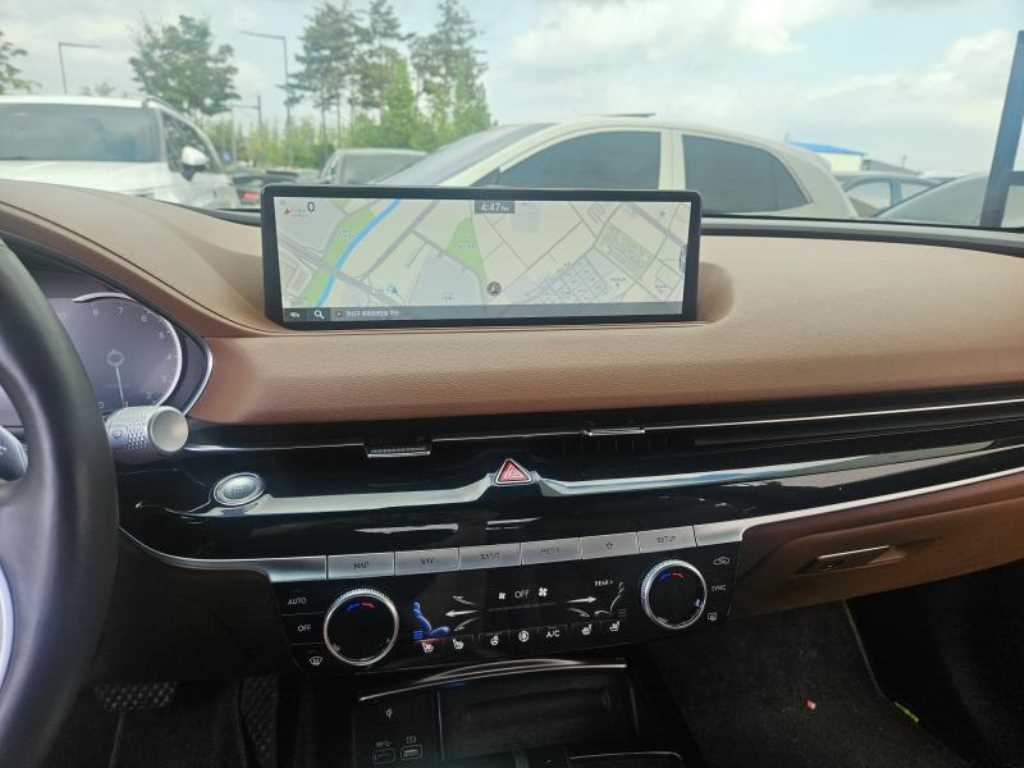 Genesis G80 - Vista 9