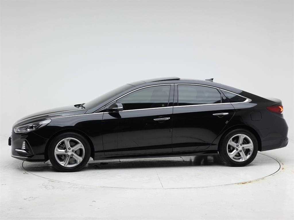 HYUNDAI Sonata - Vista 3