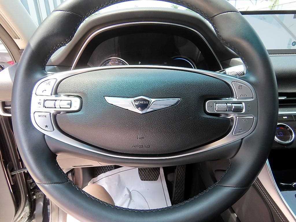 Genesis GV80 - Vista 8