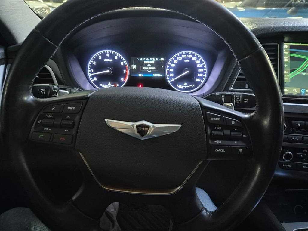 HYUNDAI Genesis - Vista 9