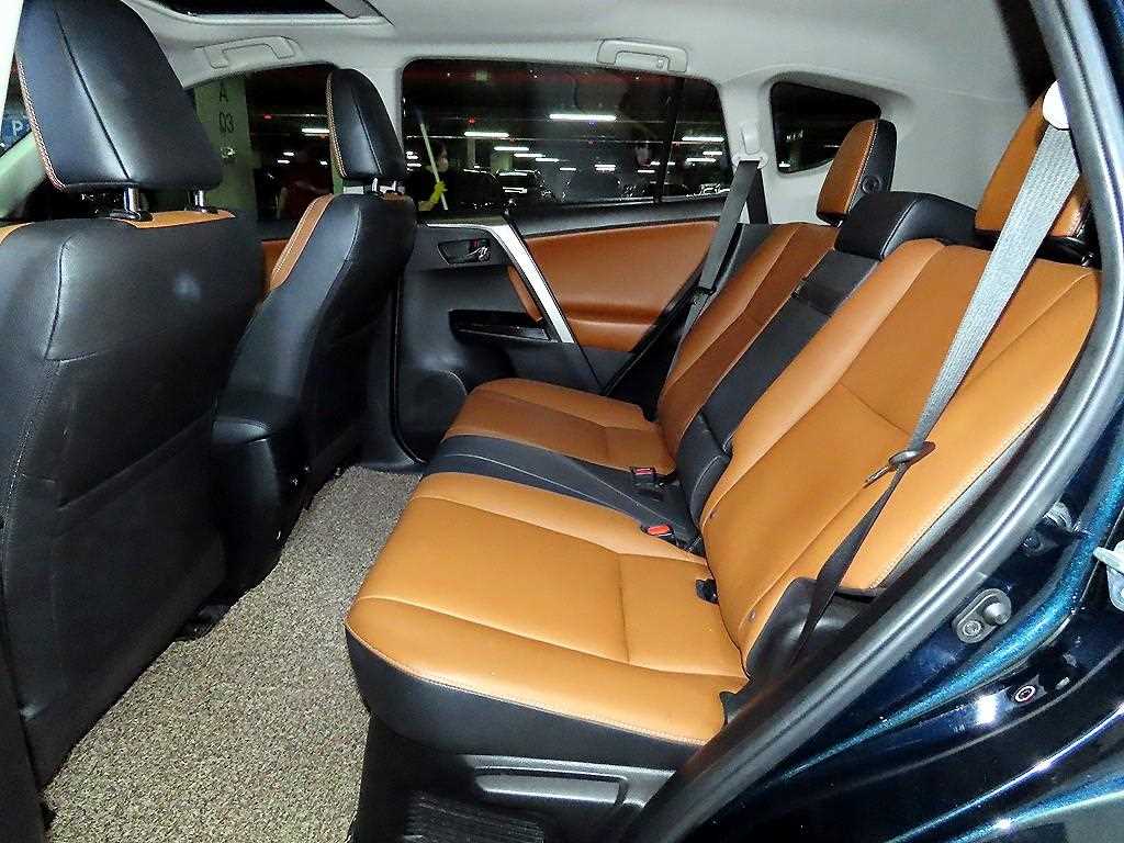 Toyota RAV4 - Vista 7
