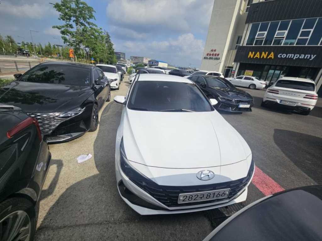 HYUNDAI Avante - Vista 2