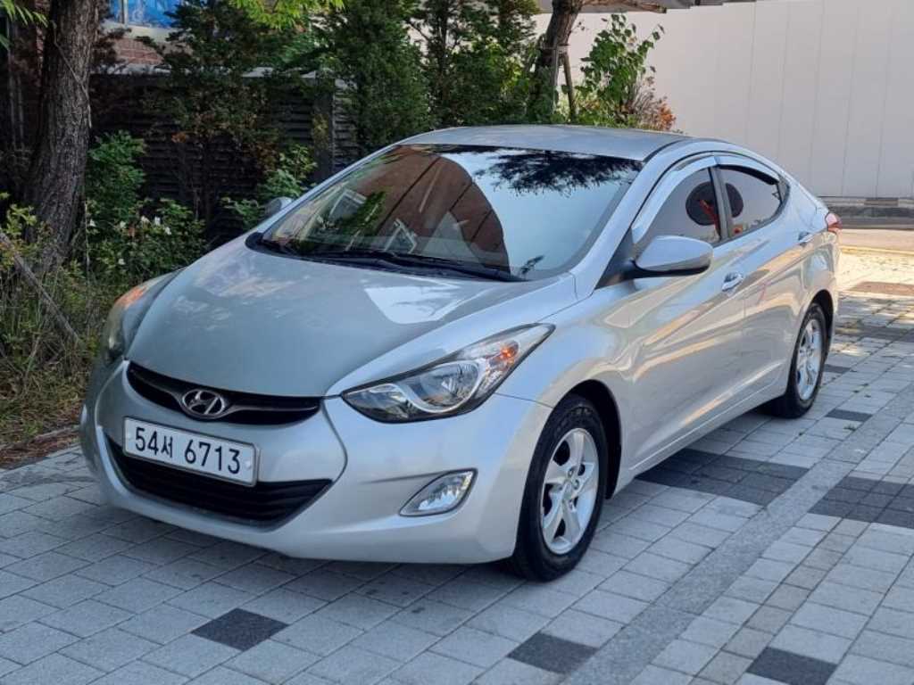 HYUNDAI Avante - Vista 2