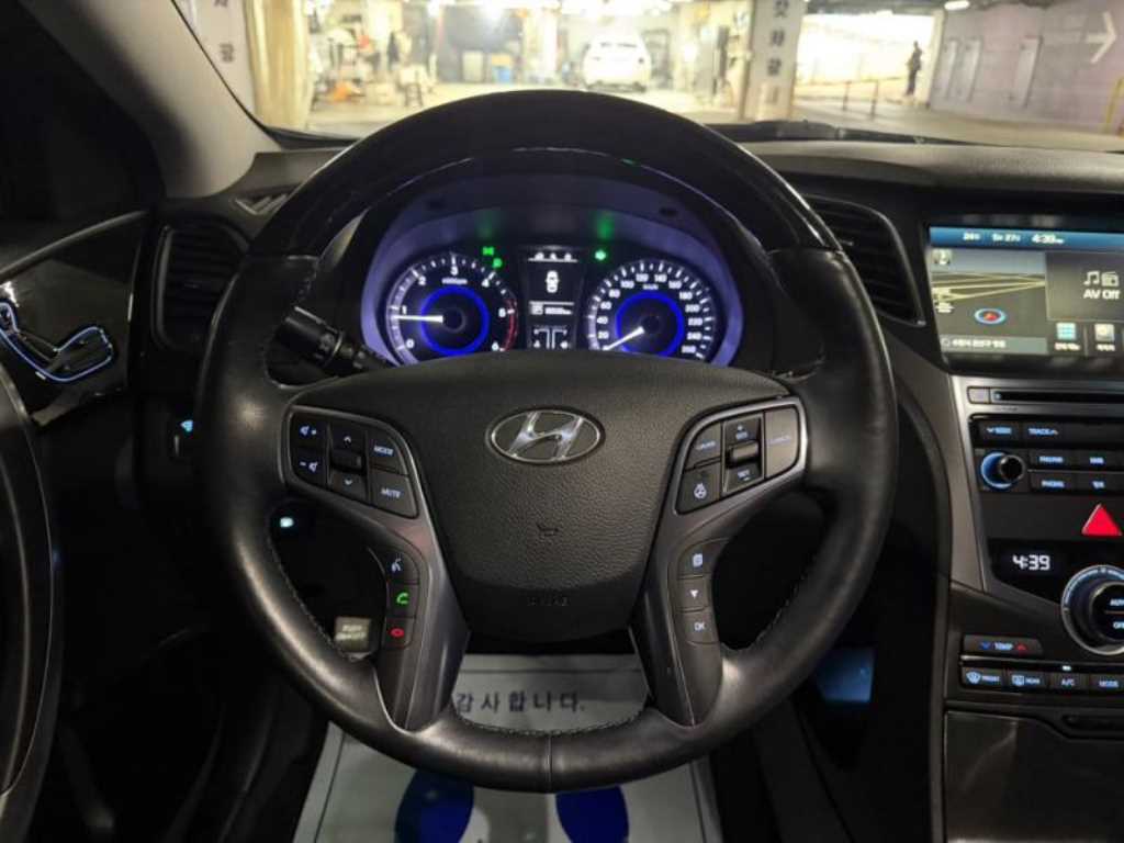 HYUNDAI Grandeur - Vista 8
