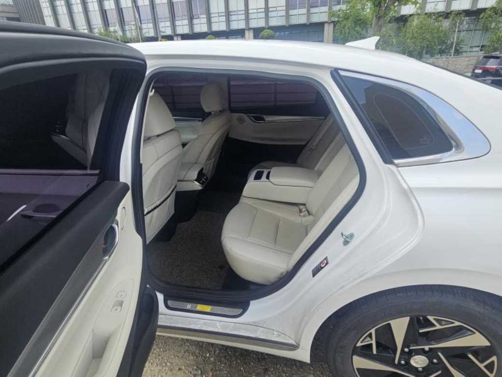 HYUNDAI Grandeur - Vista 7