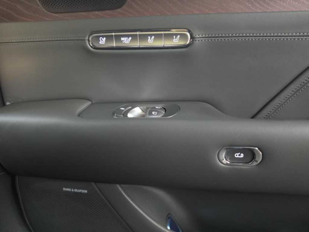 Genesis G90 2026 Negro - Importación desde Corea - HF Imports Iquique - Foto 13
