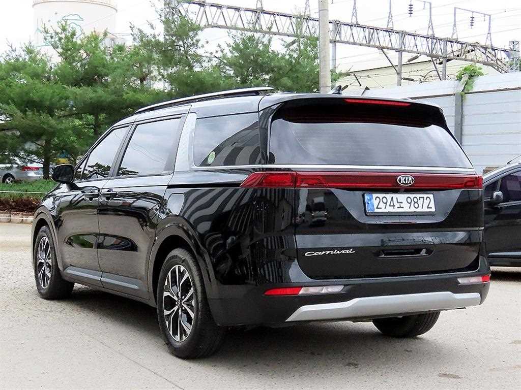 KIA Carnival - Vista 3