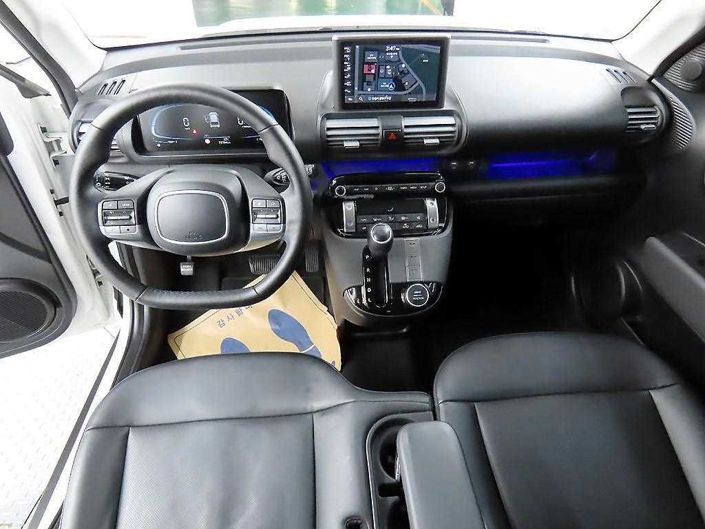HYUNDAI Casper - Vista 8