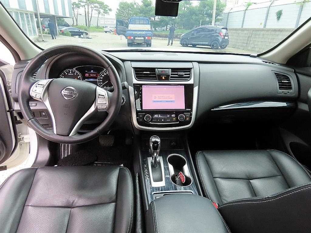 Nissan Altima - Vista 7