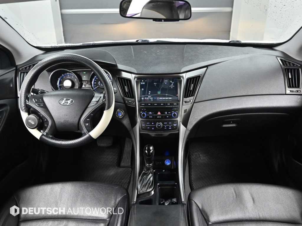 HYUNDAI Sonata - Vista 8