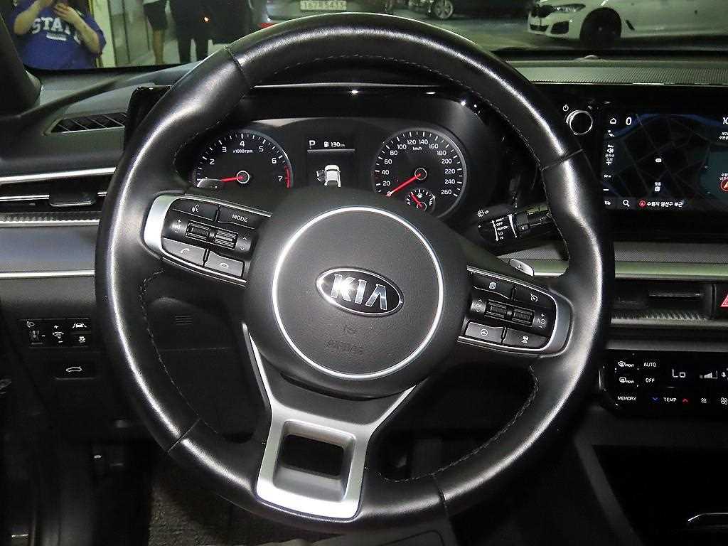 KIA K5 - Vista 8