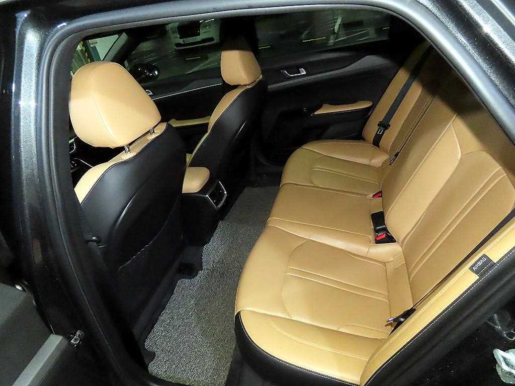 KIA K5 - Vista 7