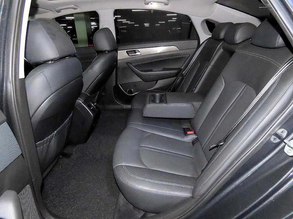 HYUNDAI Sonata - Vista 7