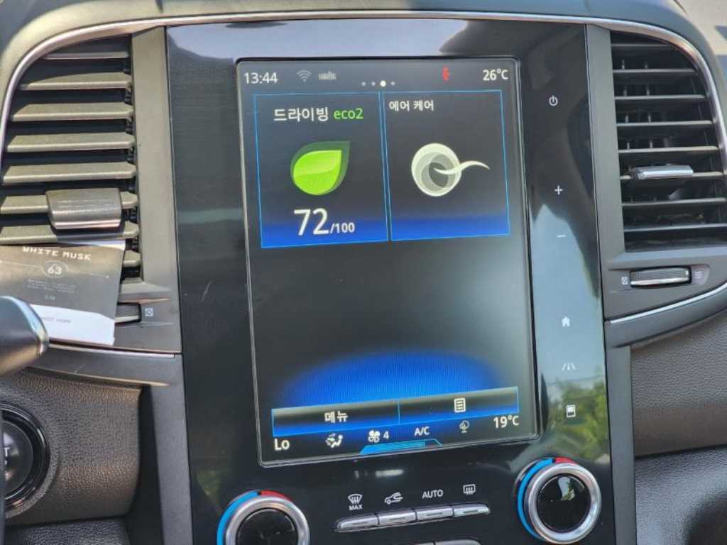 SAMSUNG QM6 - Vista 10