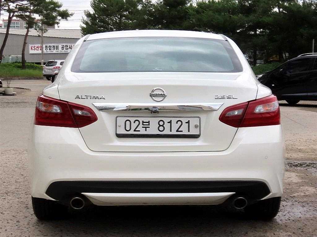 Nissan Altima - Vista 4