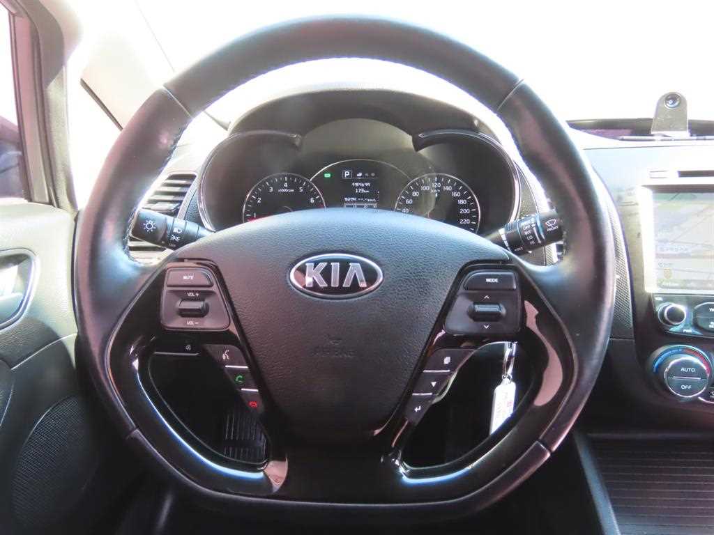 KIA K3 - Vista 10